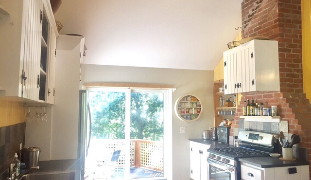 Little Compton Westport Secluded 5 BR Near Beach and River in Little Compton