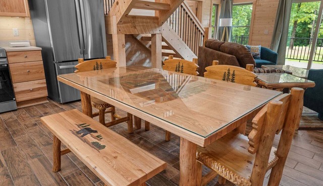 Log Cabin Near Thunder Ridge & Top of the Rock Free Attraction Tickets Private Hot Tub Bonus Loft in Ridgedale