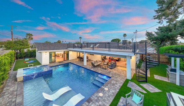 Luxe Haven with Poolside Lounge & Stunning Aquarium Floors