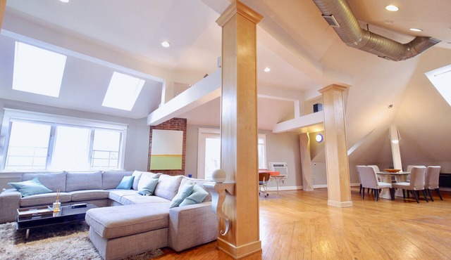 Luxe Hyde Park Penthouse, 6 min to Downtown Cinci in Cincinnati