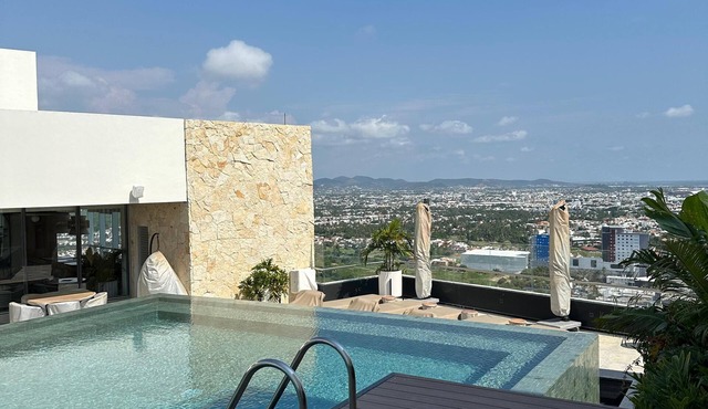Luxury condo in Mazatlán with private beach