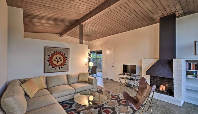 Mid-Century Steps from Miramar Beach, Private Fenced Garden in Montecito in Montecito