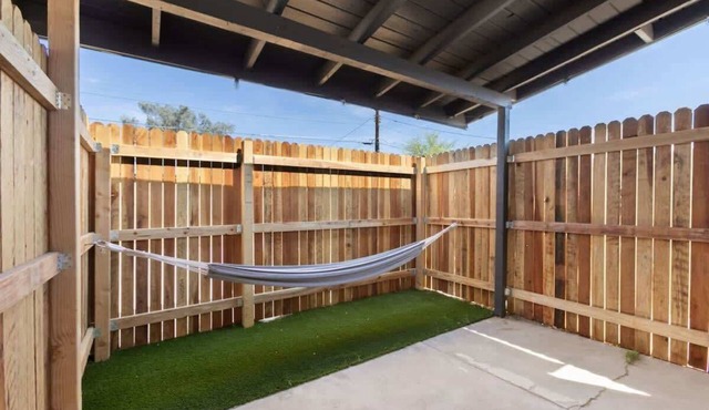 Modern 2-Story Midtown Loft + Covered Parking