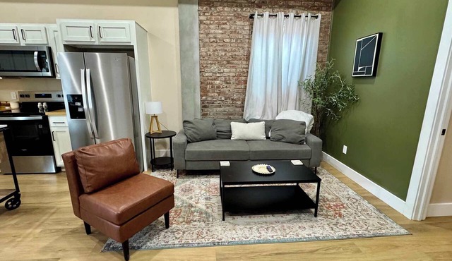 Modern Boho Getaway 1BR Apartment By KeenStays in Cape Girardeau