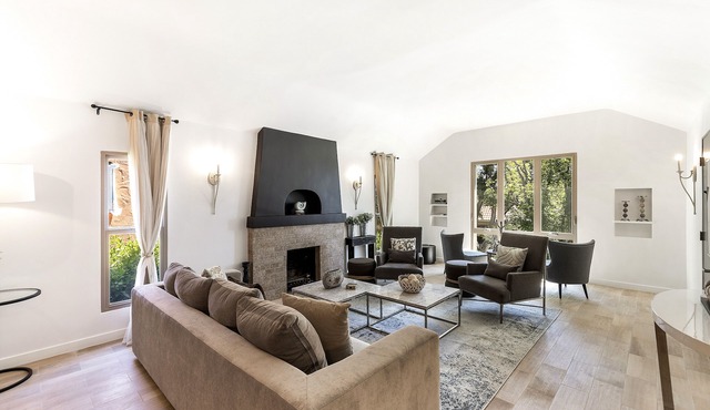 Modern Chic Home in Los Angeles