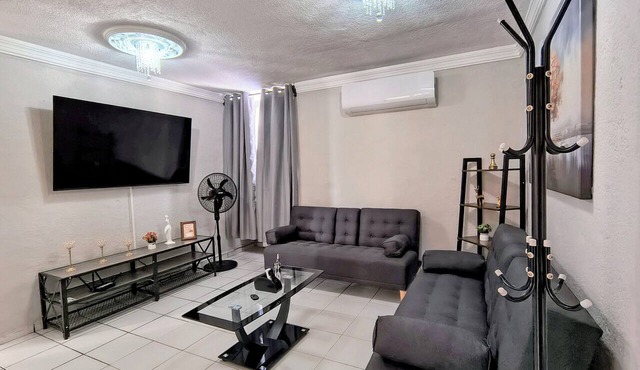 Modern Apartment with 100% Air Conditioning King-Size Beds