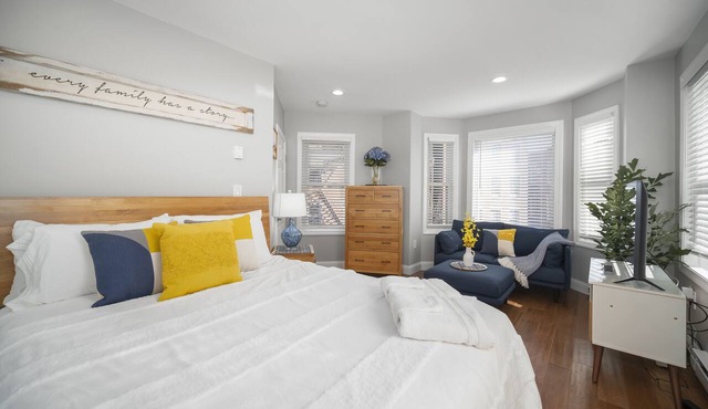 Modern North End Studio in Boston