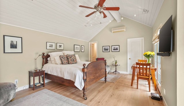 Modern Studio | Pool + Hot Tub, Land Park Area in Sacramento