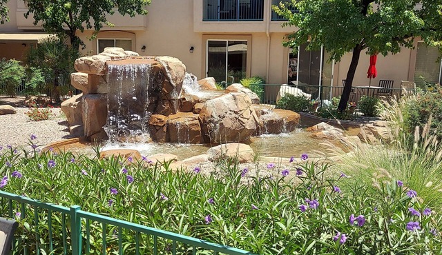 Nearby golf course, restaurants, shopping, hospitals, and freeway access! in Mesa
