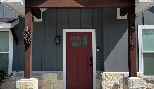New Construction 2-bed modern farm home minutes from Baylor and Downtown Waco in Waco