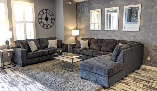 *NEW* Lux Scottsdale Home with Pool, Hot Tub, and Gym