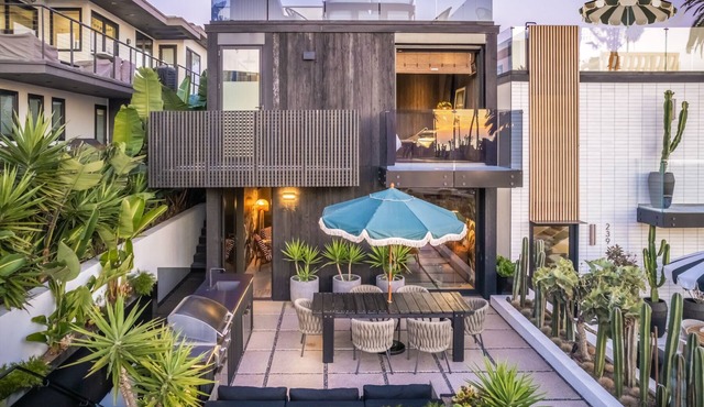 Nord Luxury Moonlight Beach Home in Encinitas