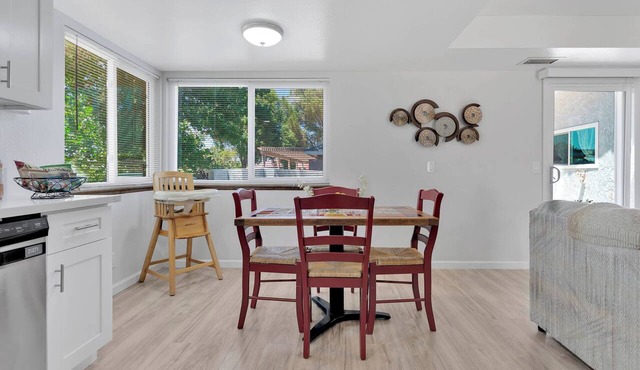 Oasis Condo on the fairway; fast WiFi, smart TVs, spectacular golf course views