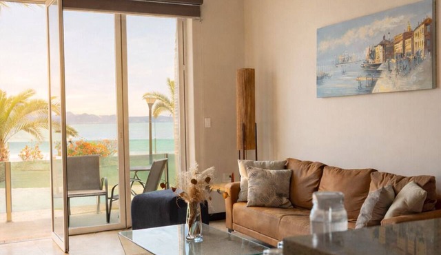 Ocean Front Suite in El Centenario