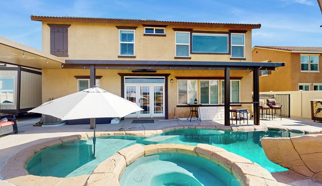 Outdoor Oasis w/Pool & Hot Tub: Perris Getaway