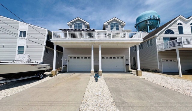 Outstanding home with views of the intracoastal waterway as well as Dog Friendly in Sea Isle City
