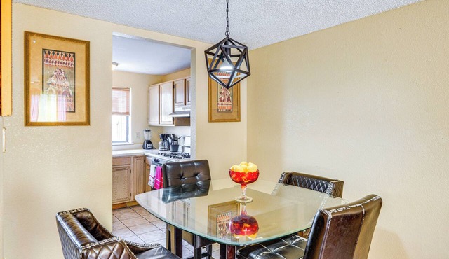 Patio & Mtn Views: Family Gem in California City