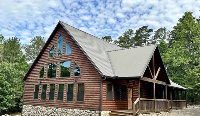 Peaceful Peak-Inside State Park|Secluded|Close to Lake|3 Bedroom|Sleeps 8 in Broken Bow