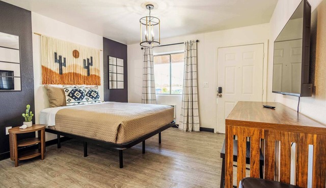 Pet-Friendly Studio | 5 Min to Hospital in Tolleson