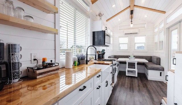 Pet Friendly Tiny Home - Near Zion National Park in Apple Valley
