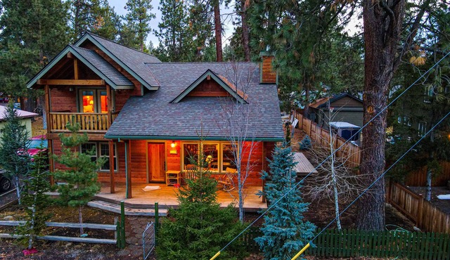 Pine Grove Cabin, Sisters Oregon in Sisters