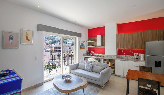 Pool, Gym & Balcony | Perfect Romantic Zone Stay