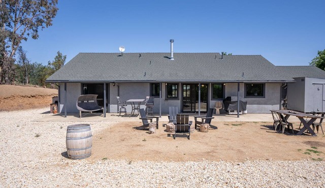 Pool Table + Firepit + BBQ | Eastside Paso Wine Country | Casa Merlot in Paso Robles
