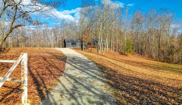 Private Hocking Hills Retreat Near All Attractions in Logan