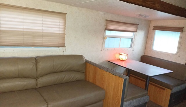 Private secluded rural 1 bedroom with full kitchen all amenities.