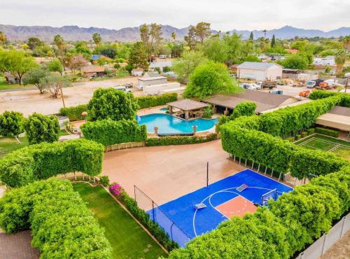 Private Urban-Oasis w Resort Pool