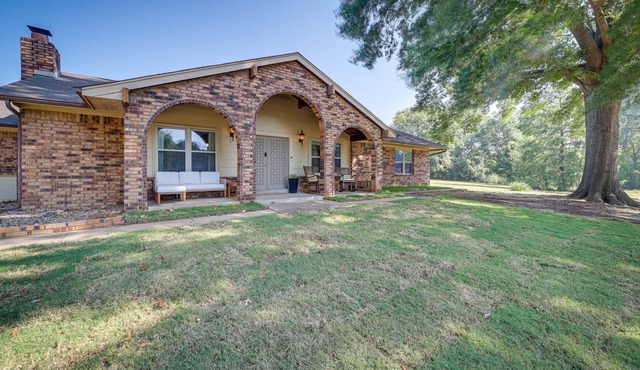 Quiet Oklahoma Home - Close to Golf Courses! in Bixby