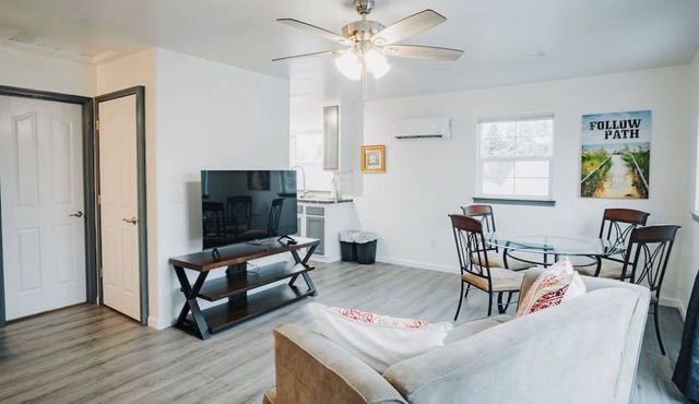Quite Studio w/Patio and Laundry