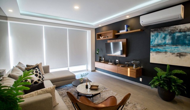 Real View Towers, Fancy 2BR 2nd floor, Zona Real, Near Andares
