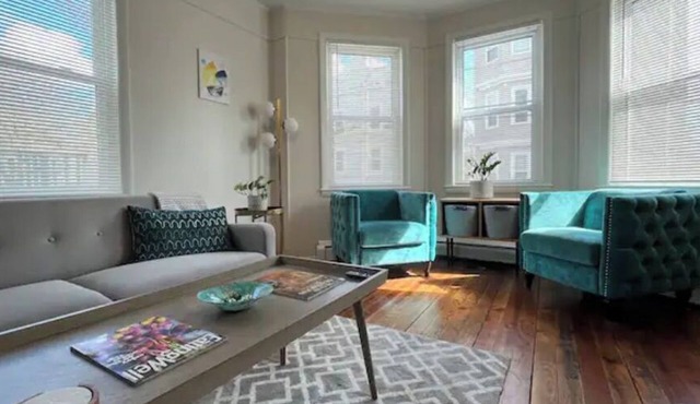 Relaxing & Spacious 2BR in Federal Hill in Providence