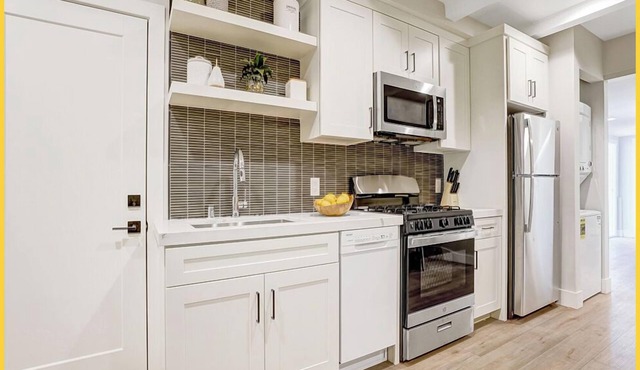 Remodeled 2BR · 5 Mi to Disneyland · Fenced Yard