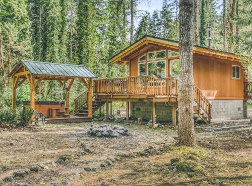 Riverwood Hideaway in Brightwood