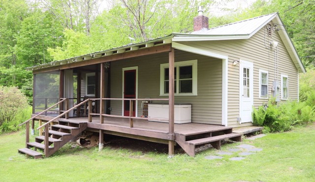 Romantic Cabin Pvt Mtn getaway in Ripton
