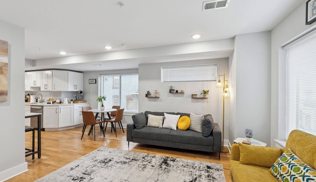 Rooftop/5min Museum of Art/3BD3BA/Patio/King/Free Parking/10min Liberty Bell in Philadelphia