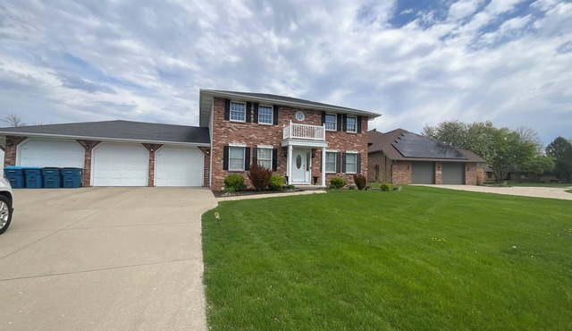 Route 66 golf course home in Pontiac, Illinois in Pontiac