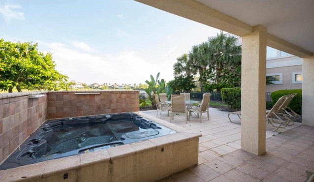 Sand Castle, 4 Bedrooms, Sleeps 8, Pet Friendly, Cinnamon Beach, WiFi in Palm Coast
