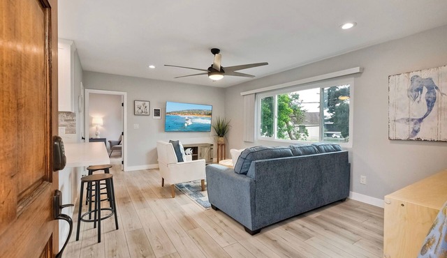Seabreeze 1BR | Walk to Sand, Pet Friendly, Parking + Fire Pit Access