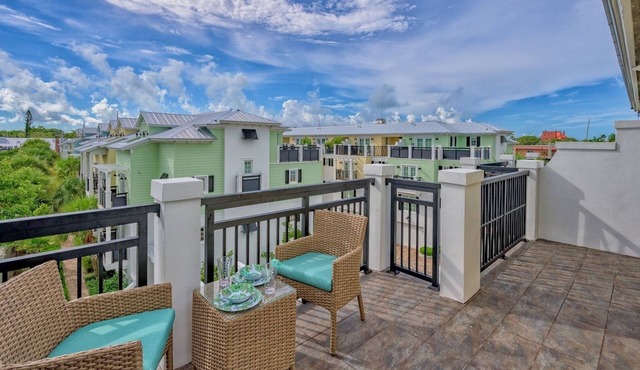 *SEAPORT SENSATION @ OLD TOWN* Condo & Pool + Last Key White Glove Service. in Key West