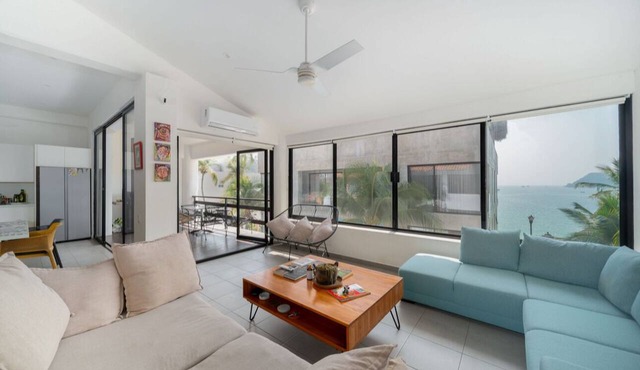 Seaside Location: Beach & Marina Views Family size, 2 decks & Private Elevator!