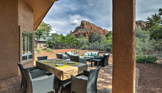 Sedona Stargazing Retreat | Panoramic Red Rock Views, King Suite & Minutes to Chapel