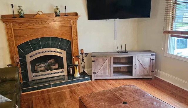 Seneca Heights Oasis with Hot Tub in Olean