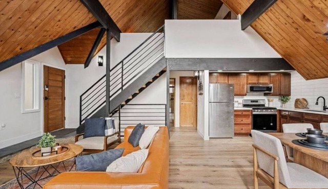 Serene 3-bedroom cabin with game room in Lake Arrowhead