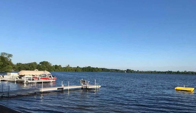 Serene Waterfront Cabin on Barrett Lake – Your Peaceful Escape Awaits in Barrett