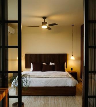 Sky Pool Suite - 4 Guests - Near the Beach
