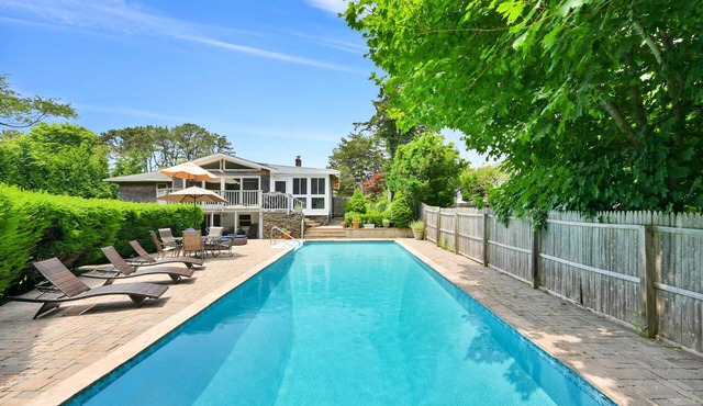 Southampton Gem House with Beautiful Heated Pool in Southampton