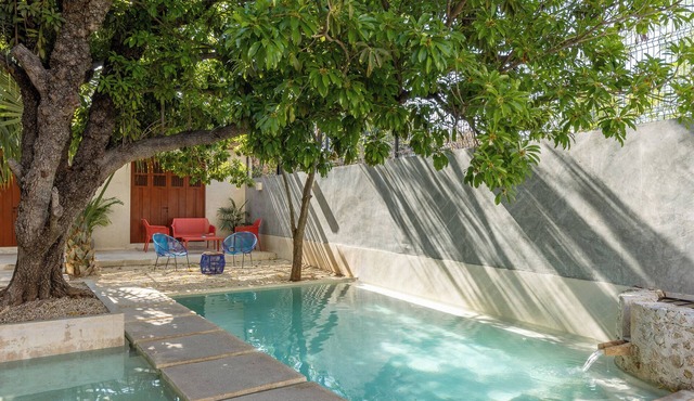 Spacious 1-floor House, Outdoor Oasis in Centro